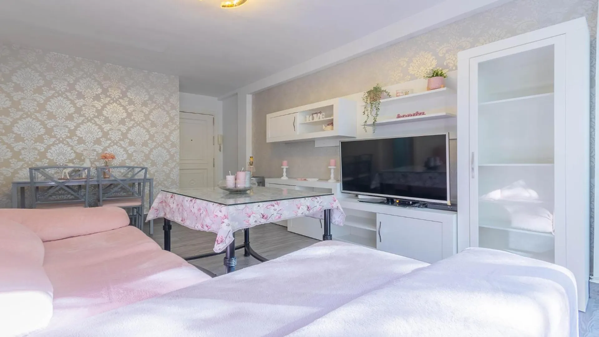 La Magia Del Rosa En Cordoba Apartment